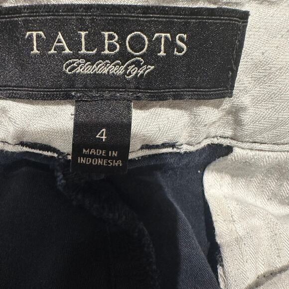 Talbots Size 4 Navy Shorts Micro Shorts Timeless Classic Capsule Wardrobe Cruise - Picture 7 of 8